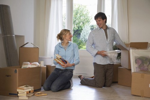 Local packing and unpacking team supporting a stress-free relocation in Stjohnswood